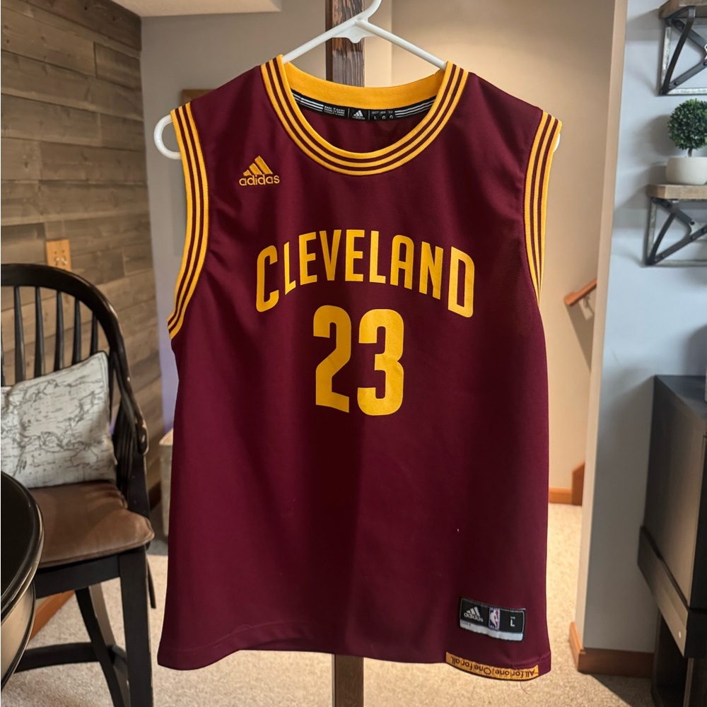 Kids Cavs LeBron Jersey